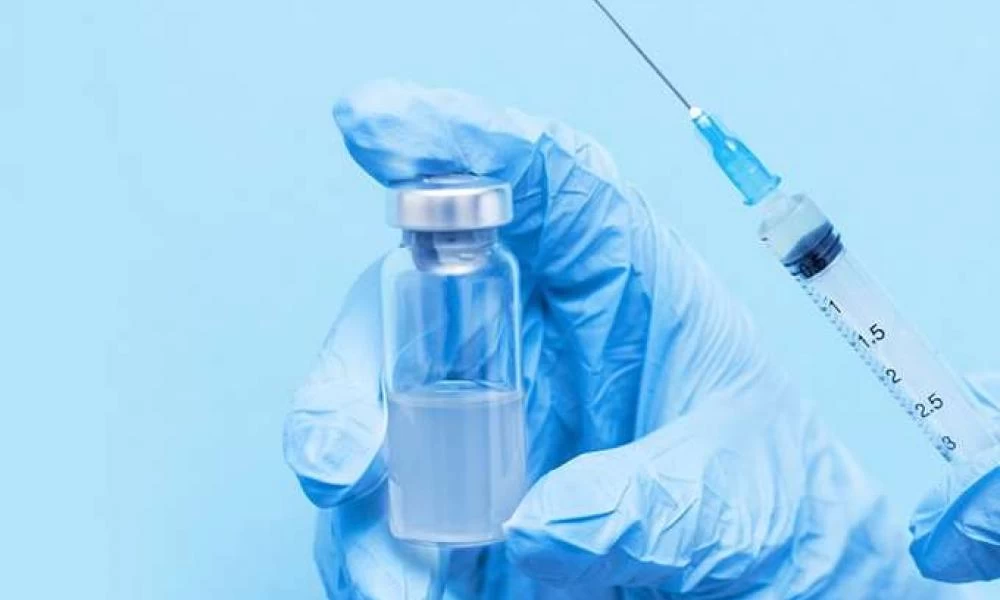 Ισπανία: Τρίτη δόση για τους 18-39 αποφάσισε η Επιτροπή Δημόσιας Υγείας